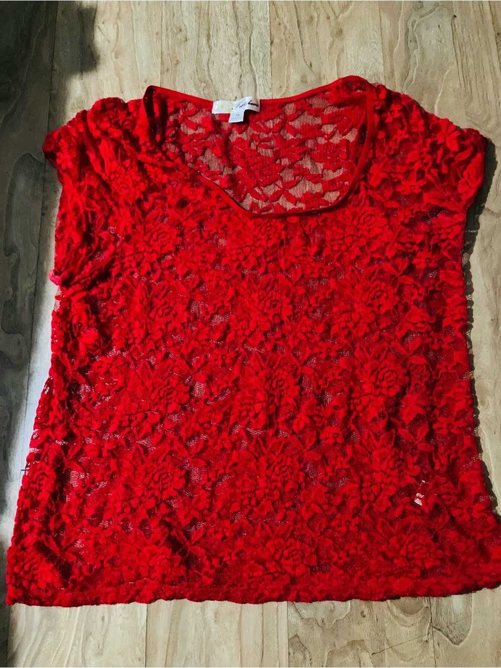 Women's Red Floral Lace Scoop Neck Top